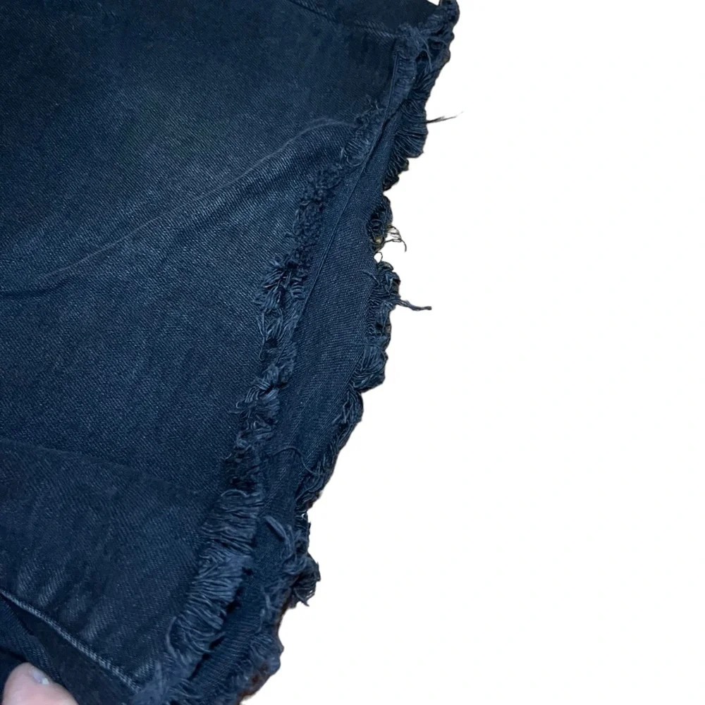 Calvin Klein Women’s Size 28 Black High Rise Shorts‎ Raw Hem Concert Party